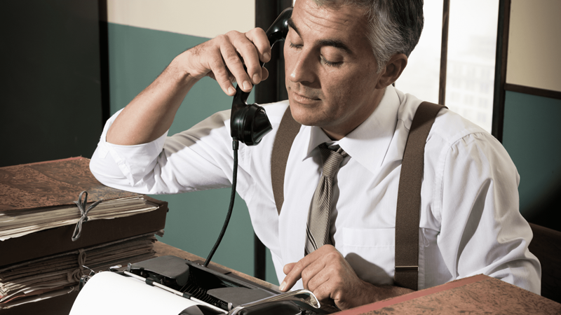 Les Relations Presse et Médias articles de journaux vintages découpés